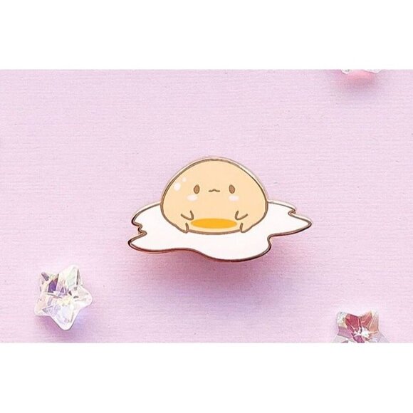 Sunny Side Up Egg Enamel Pin - Kawaii Brooch - Gold Plated Jewelry - Picture 5 of 7